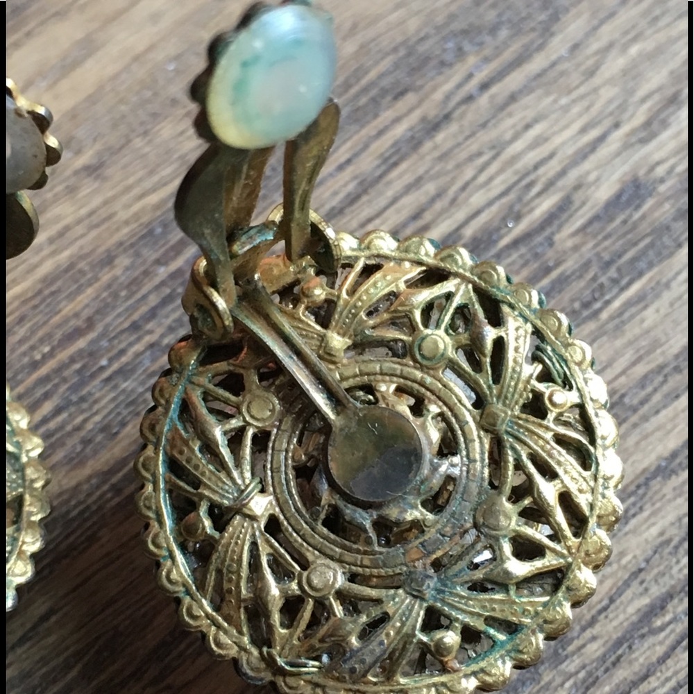 VINTAGE 1950’s ROBERT CLIP ON EARRINGS - Picture 4 of 6